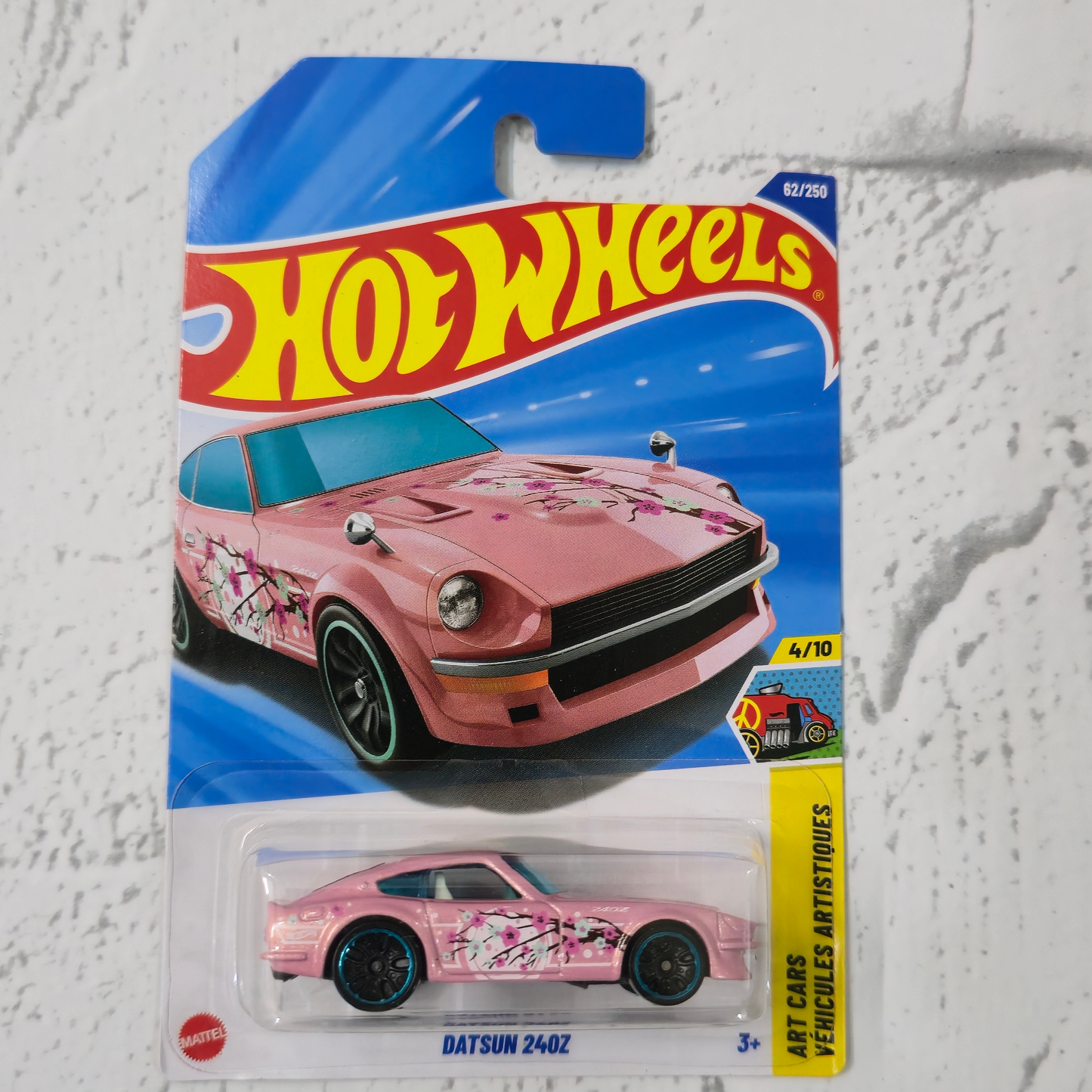Datsun 240Z – Sakura Blossom Edition (2025 | Art Cars Series) - Hot Wheels