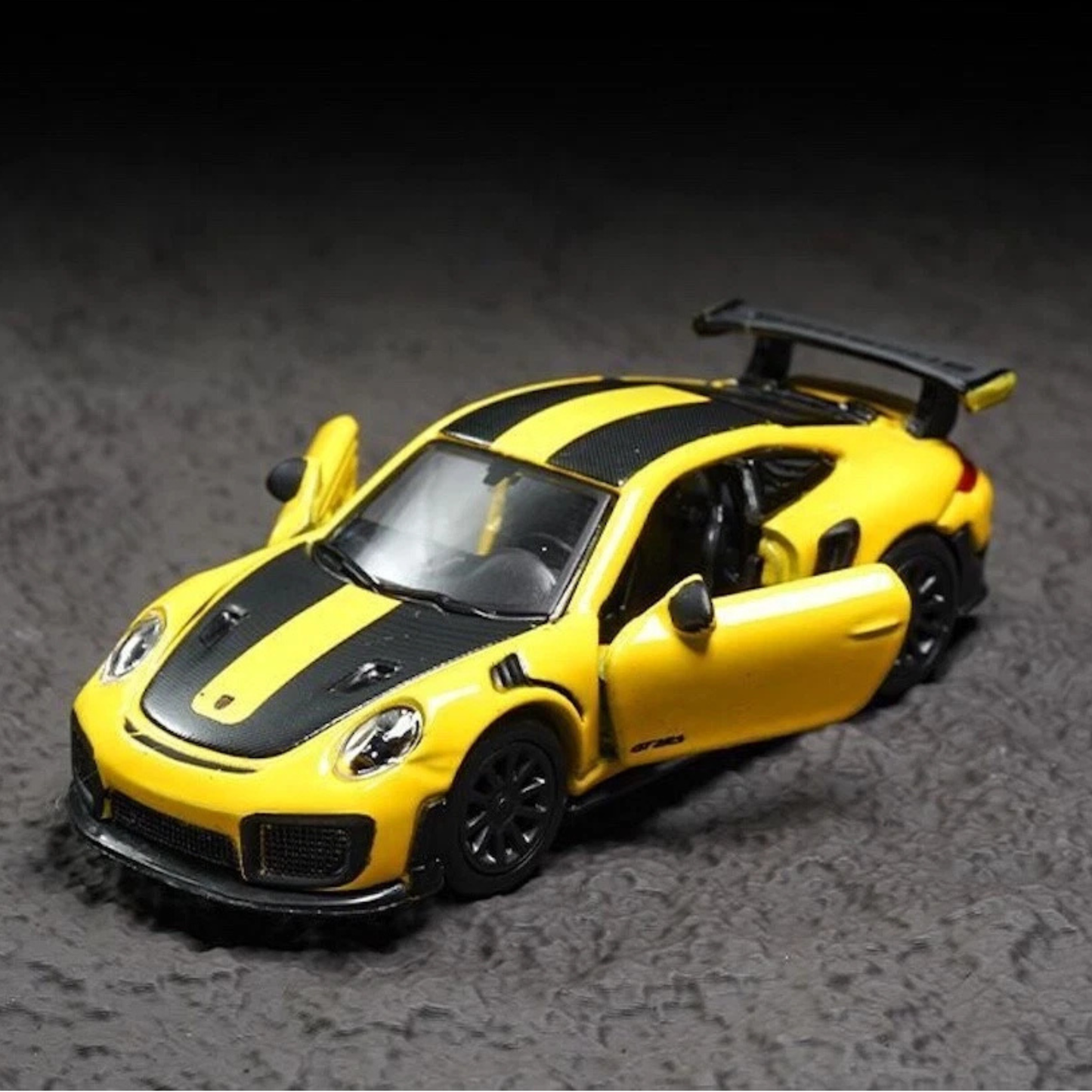 Porsche 911 GT2 RS – Bburago 1:64 Scale Die-Cast Model Car (Yellow)